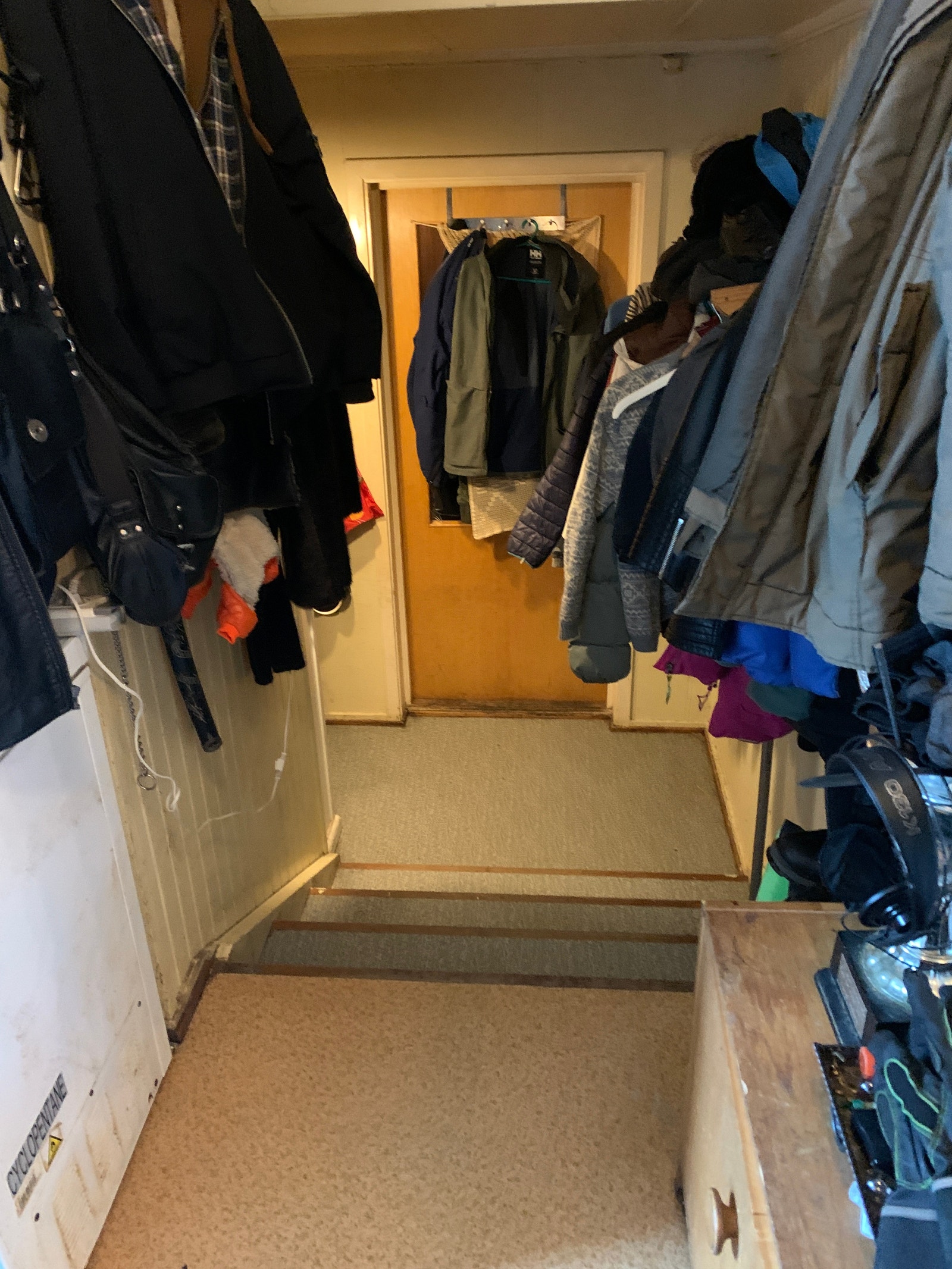 Entre og ytterdør. Galleribilde