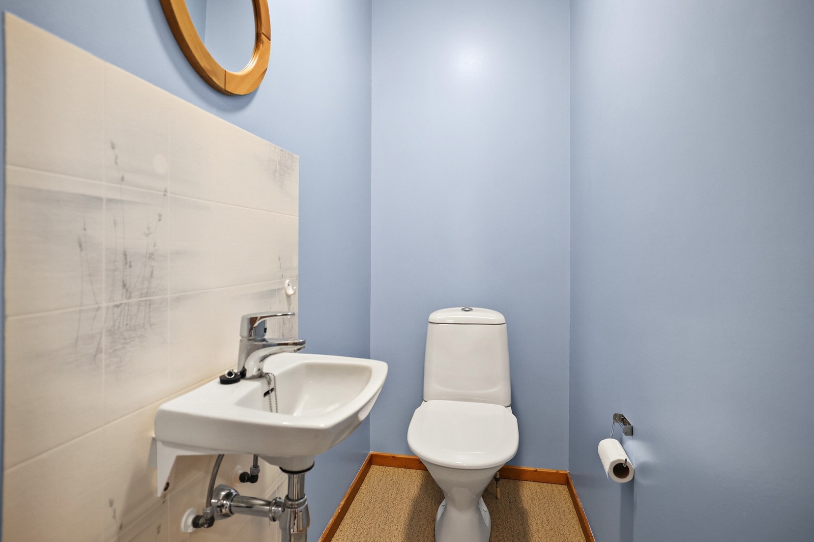 Toalettrom. Galleribilde