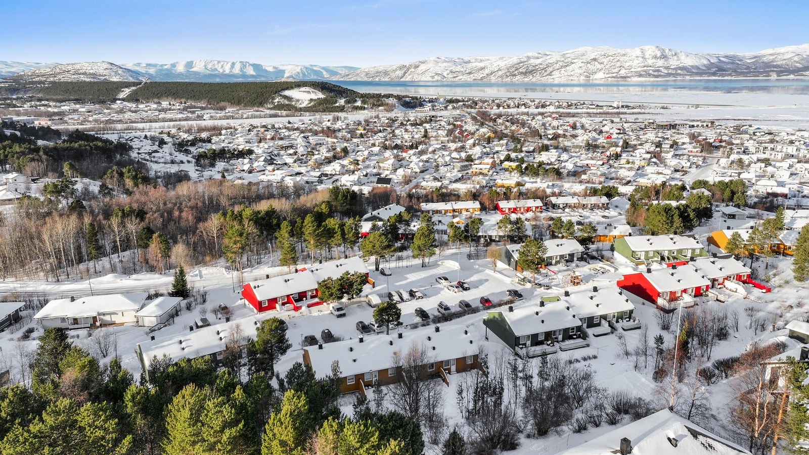Her er det kort vei til skoler, barnehager og dagligvarebutikk. Galleribilde