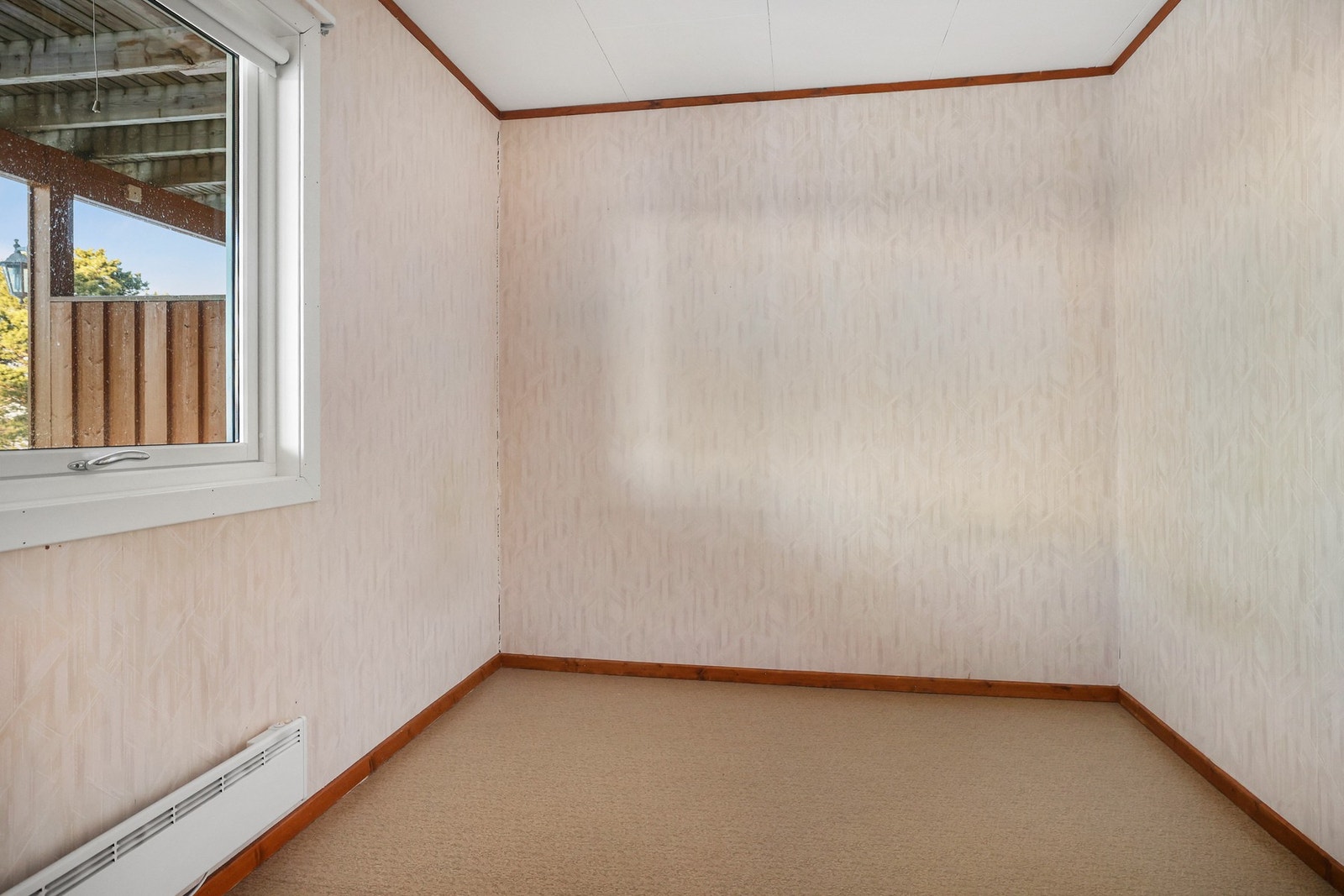 I underetasjen er det ett soverom. Begge soverommene har god plass til dobbeltseng, nattbord og annet ønsket møblement. Galleribilde