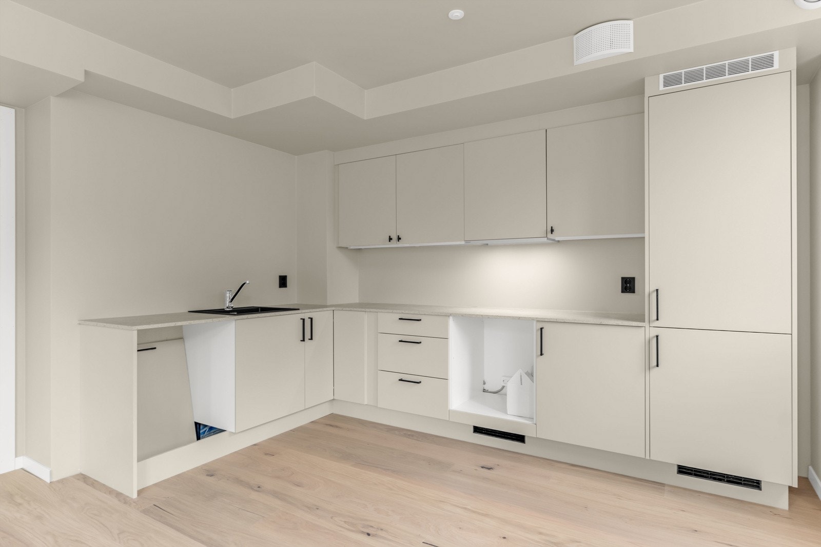 Kjøkkeninnredning fra Strai kjøkken, modell Tromsø. Galleribilde