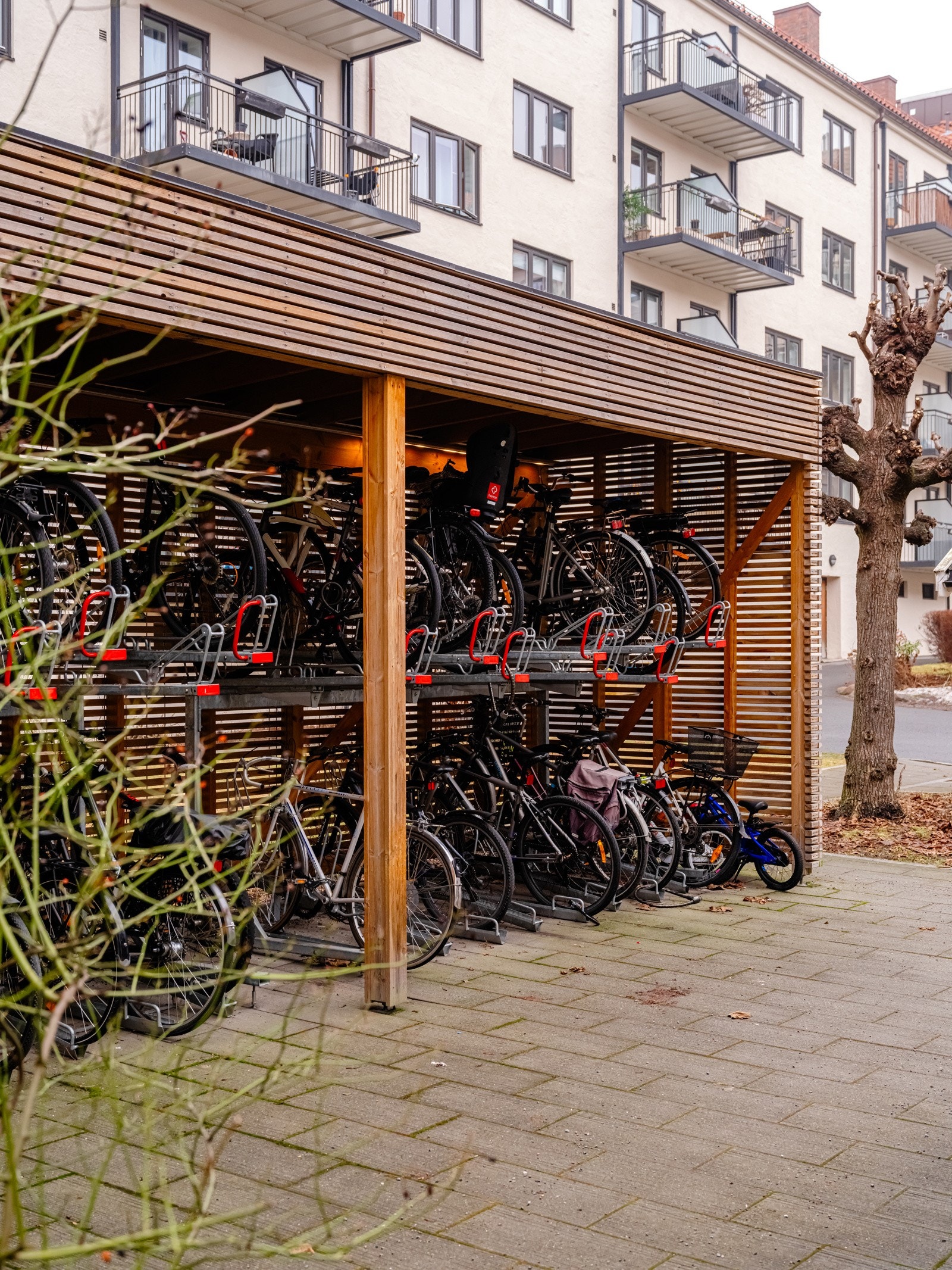 Felles sykkelparkering. Galleribilde