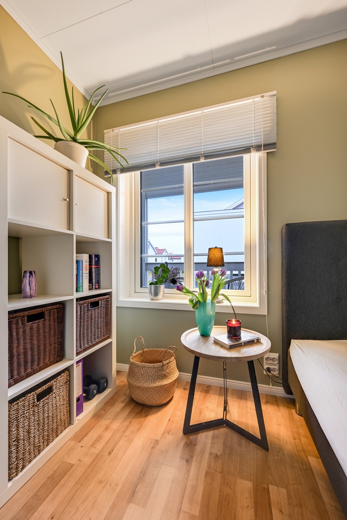 Her har man plass til f. eks garderobeskap og skrivebord Galleribilde