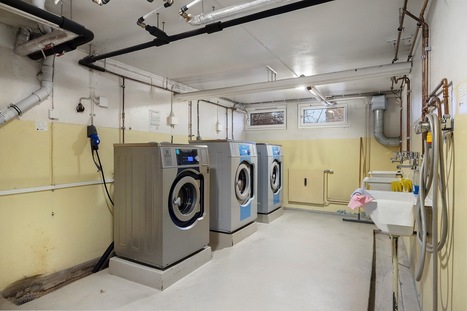 Praktisk fellesvaskeri tilgjengelig for beboerne i borettslaget Galleribilde