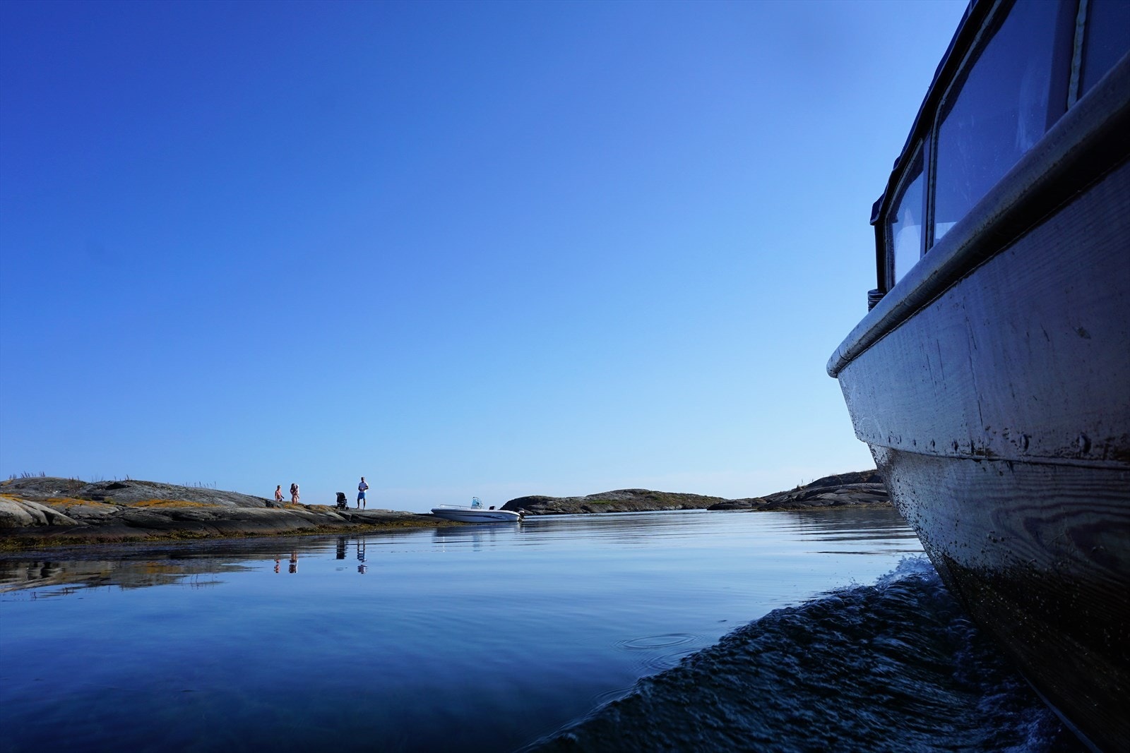 Umiddelbart utenfor eiendommen finner man skjærgård av ypperste kvalitet. Galleribilde