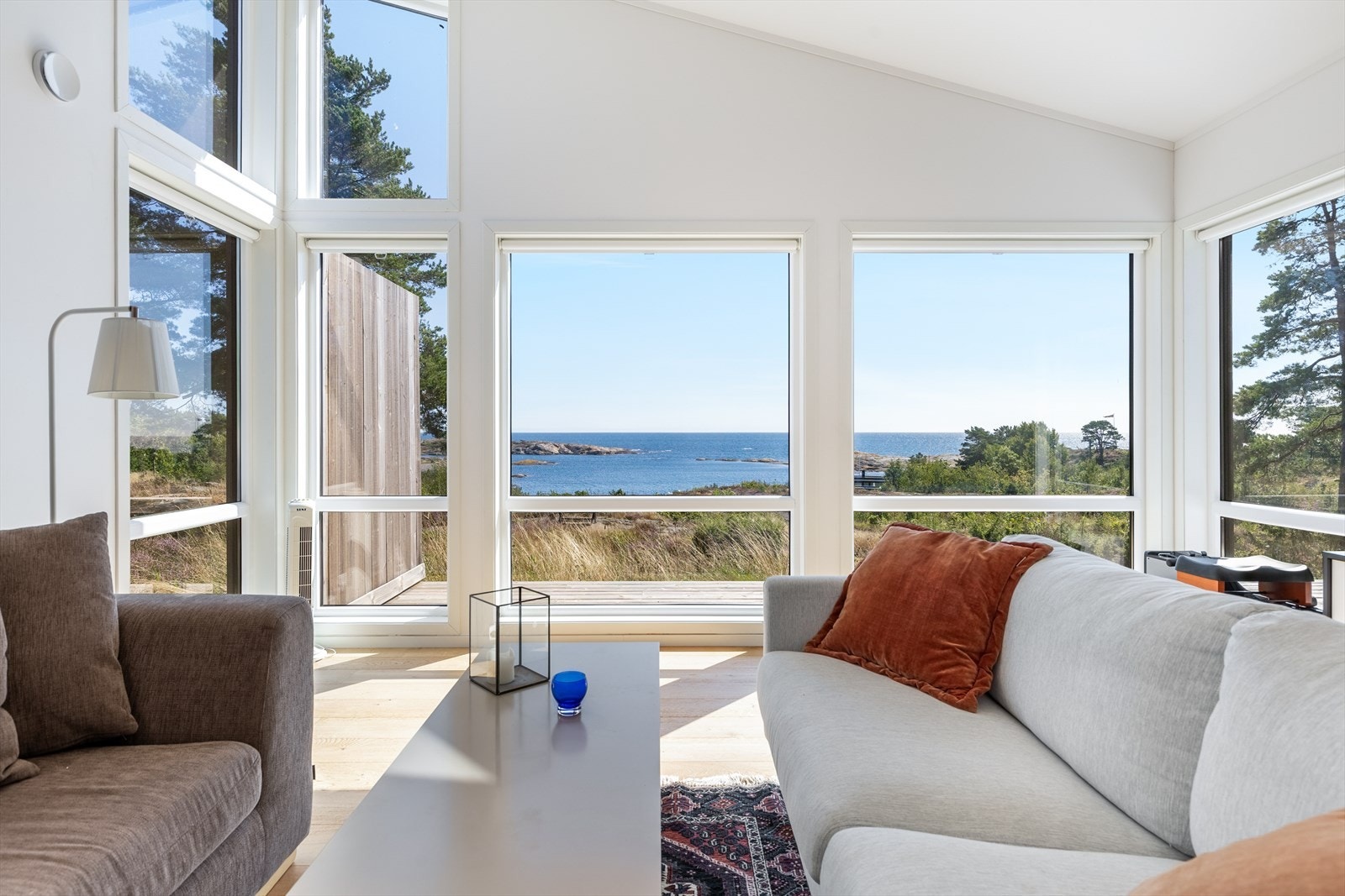 Her har du vakkert utsyn mot sjøen og den åpne horisonten. Galleribilde