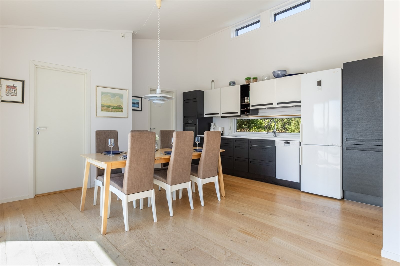 Her er det enkelt å kombinere matlaging og fellesskap. Galleribilde