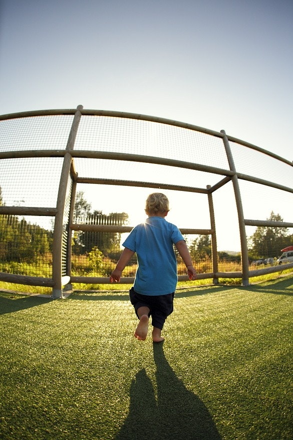 På Sørlandet Feriesenter er det flere aktiviteter som hoppepute, strandvolleyball, minigolf, badeland samt ballbinge. Galleribilde