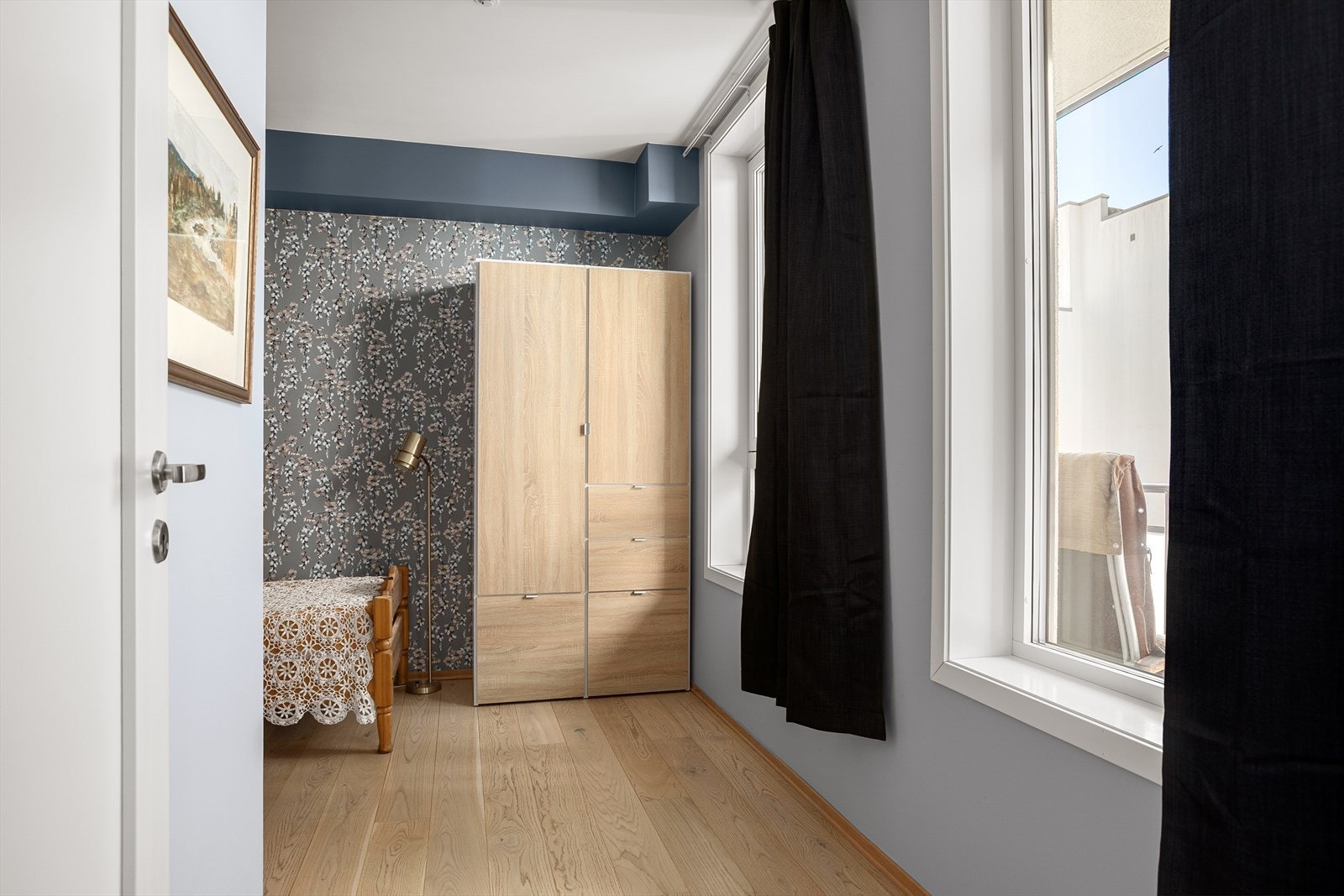 Adkomst til soverom 2 fra stue Galleribilde