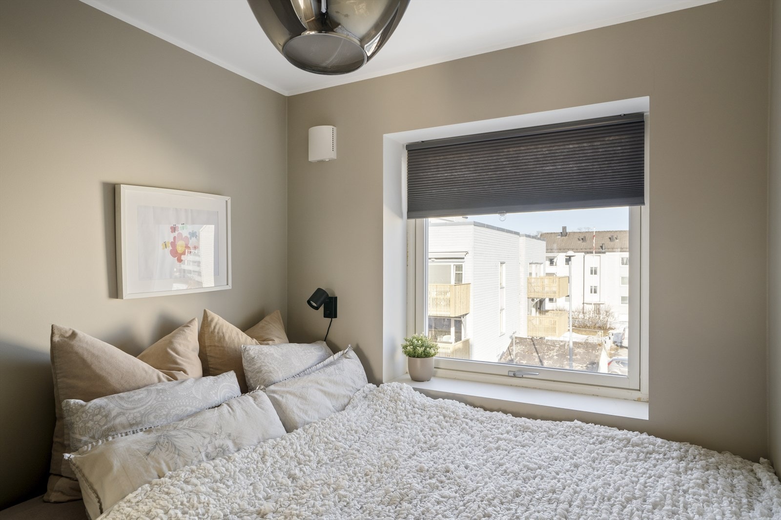 Det er etablert soverom ved opprinnelig kjøkken. Galleribilde