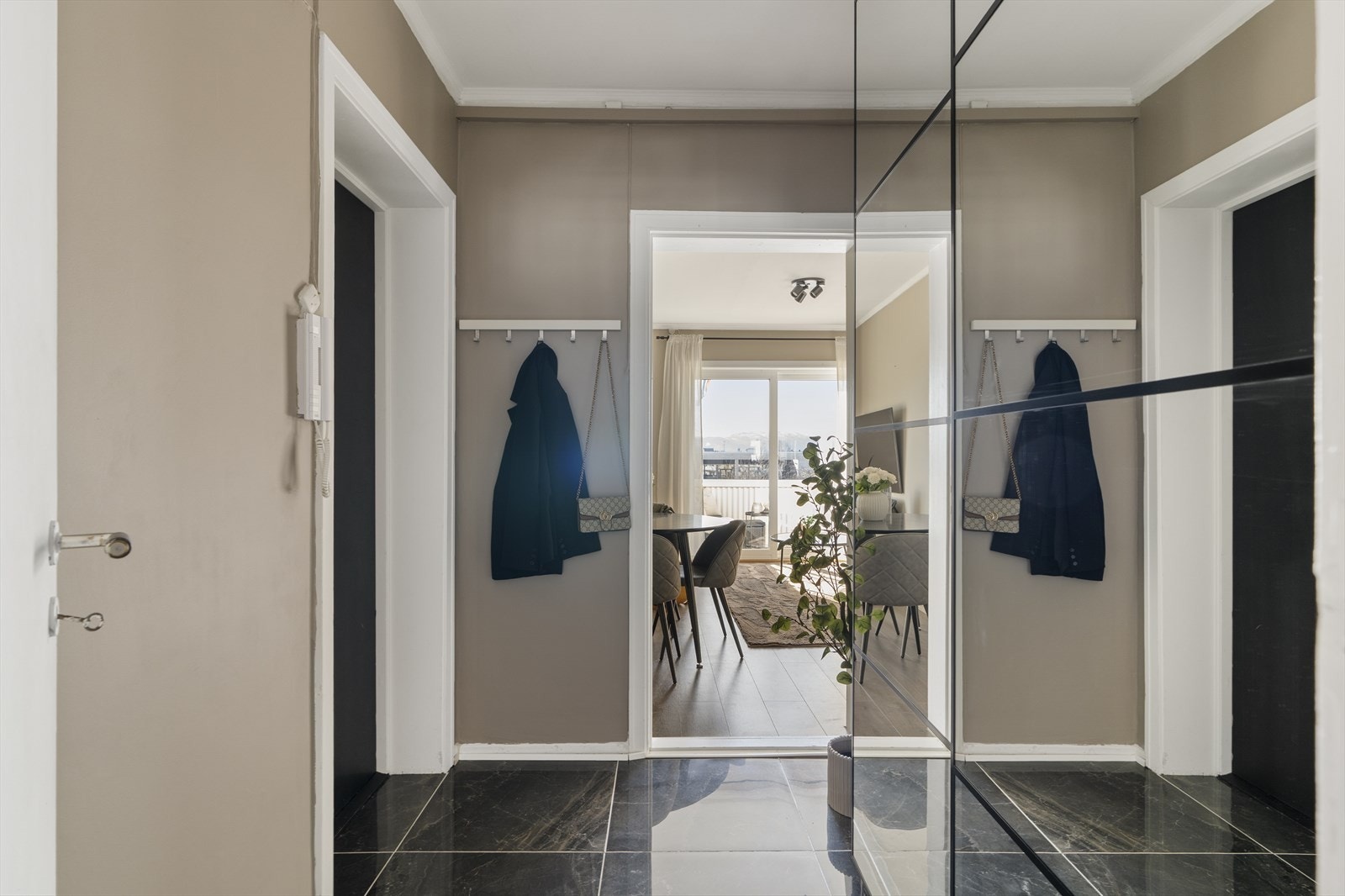 Lekker gang på 4 kvm. Galleribilde