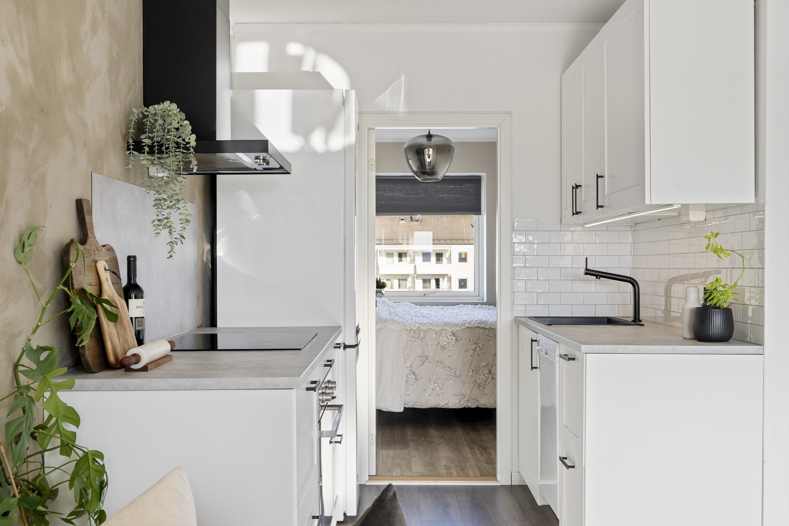 Lyst og lekkert kjøkken fra 2020. Galleribilde