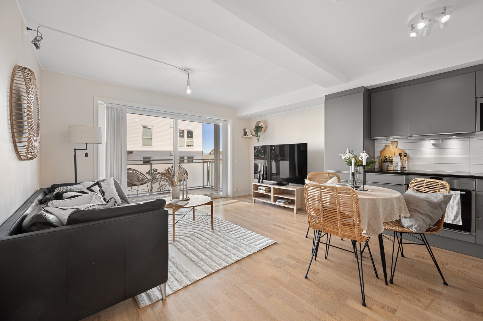 TG0-TG1 på nesten alle punkter ifølge takstmann. Det er god takhøyde i stue og soverom. Galleribilde