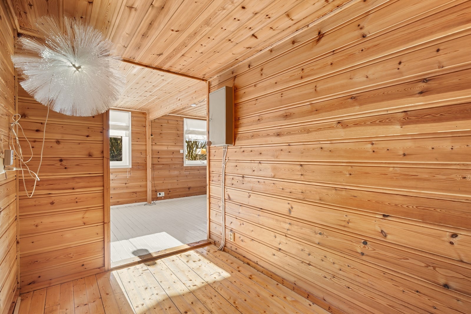 Entréen er romslig med god plass til yttertøy og sko. Galleribilde