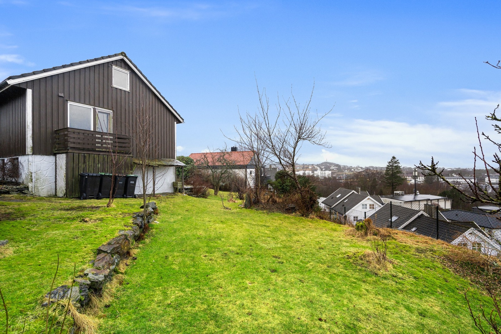 Velkommen til en innholdsrik enebolig med ettertraktet beliggenhet på Madla. Galleribilde