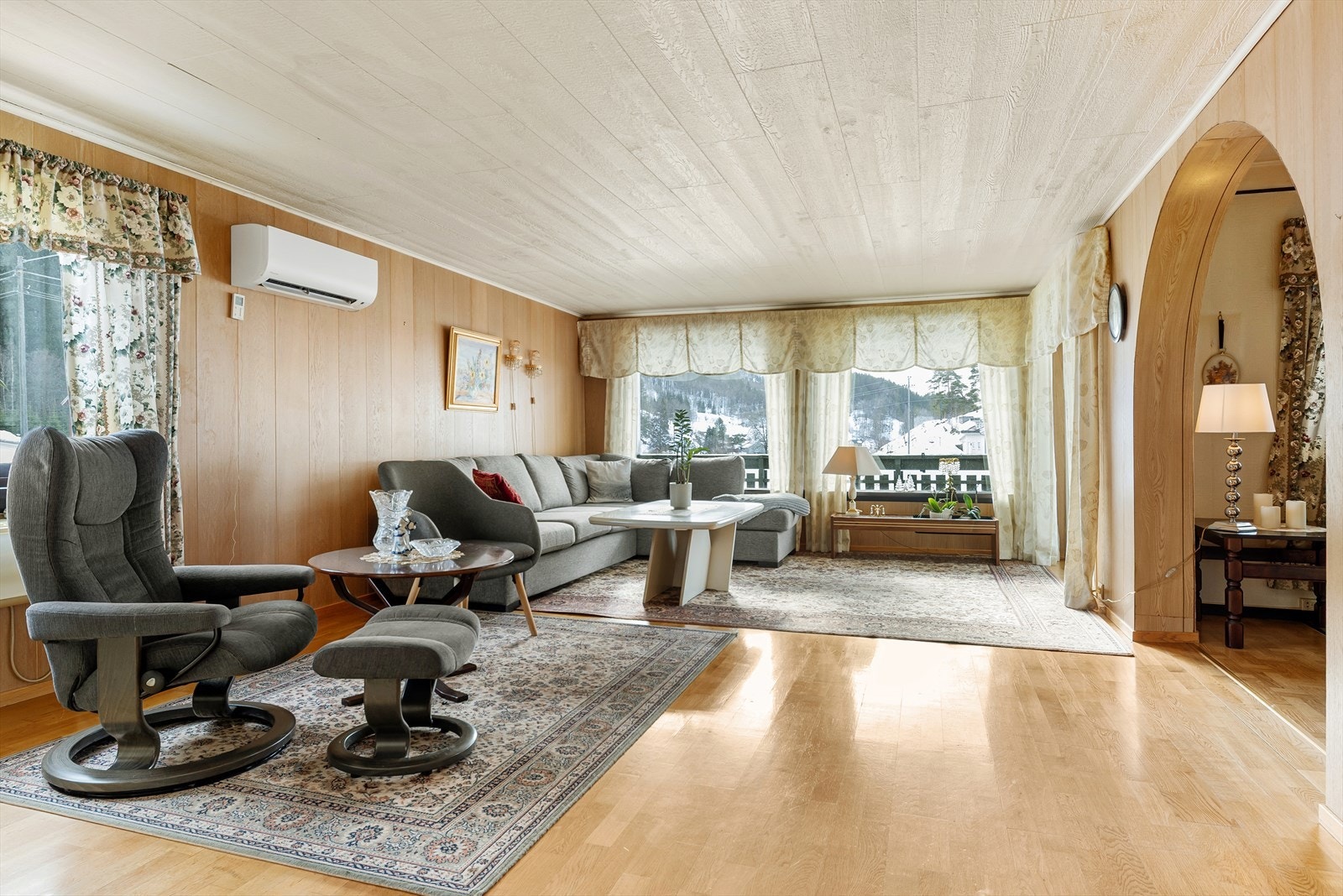 Boligen holder gjennomgående eldre standard. Galleribilde