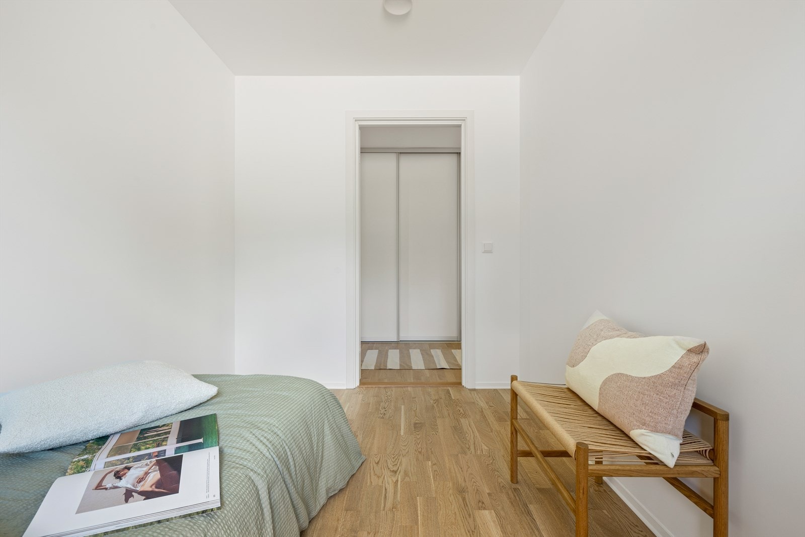 Det er adkomst til alle soverommene via gangen. Galleribilde