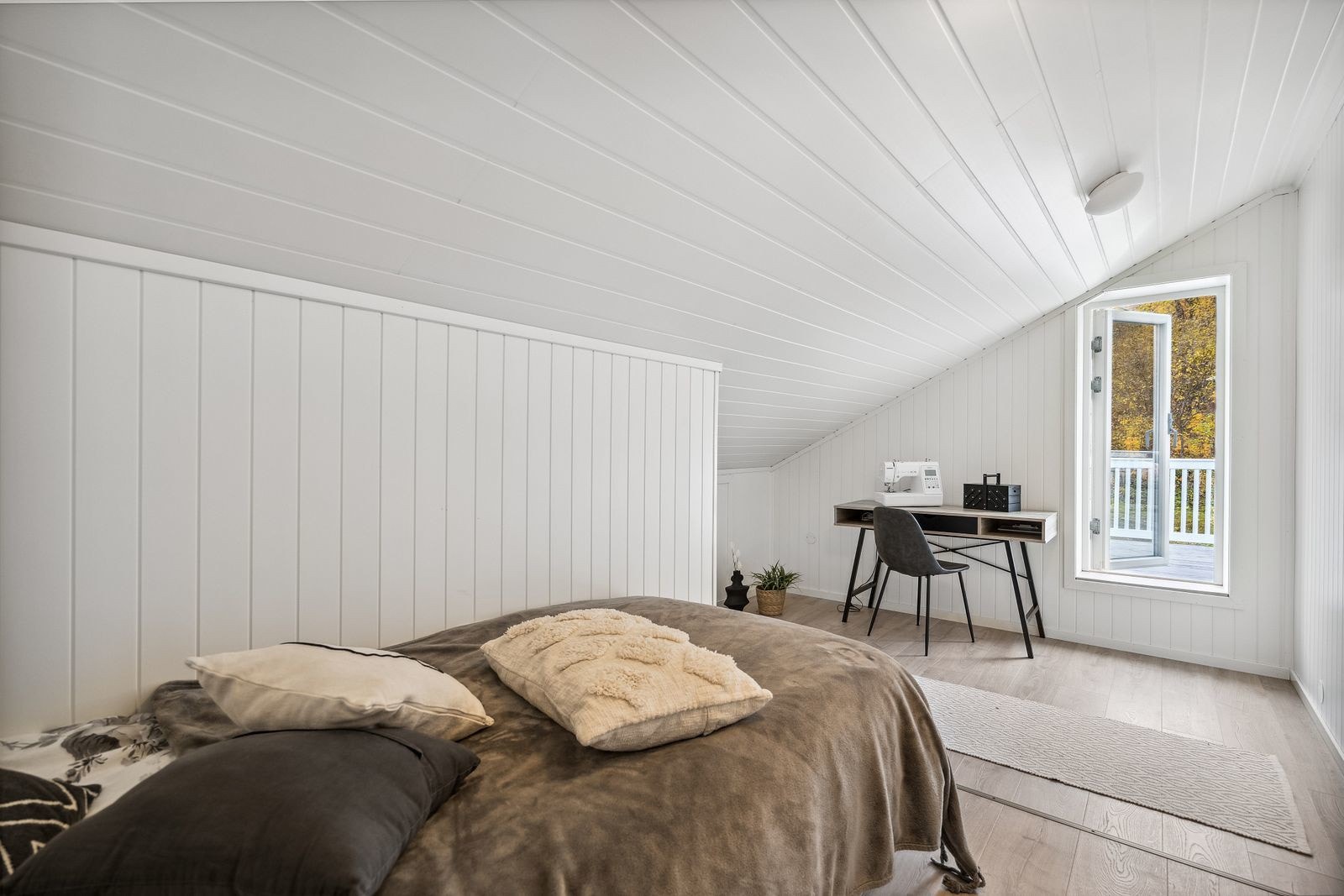 Soverom på loft. Galleribilde