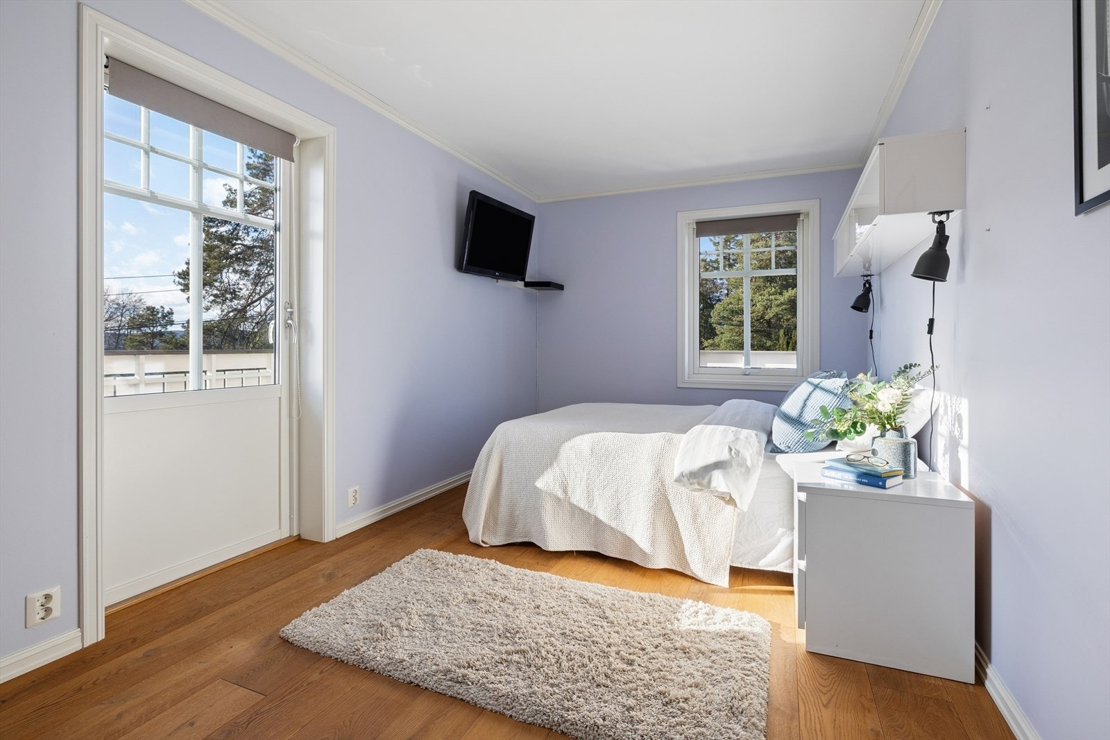 Hovedsoverom med utgang til balkong med fine solnedganger. Galleribilde