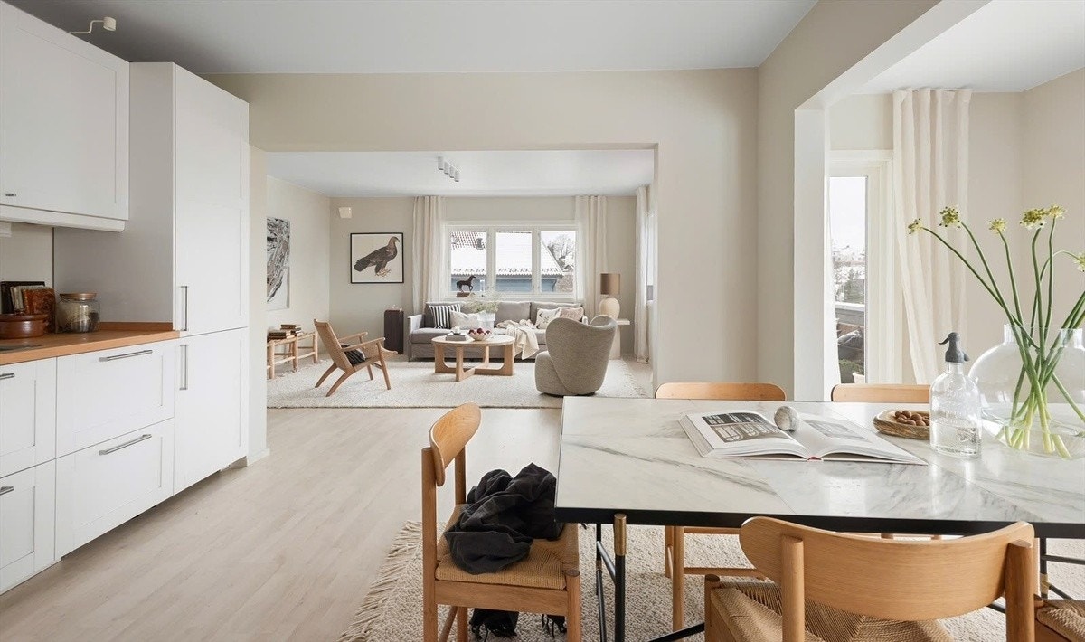 Kjøkken/stue - Møbler kun til inspirasjon Galleribilde