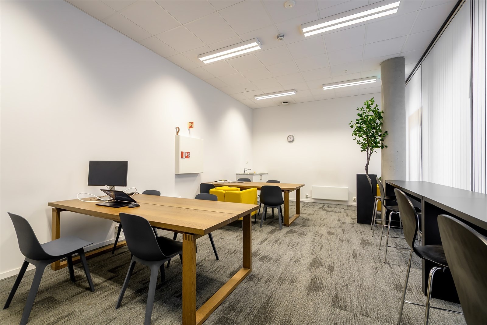 Felles rom for hjemmekontor. Rommet kan brukes for alle seksjonseiere i sameiet. Galleribilde