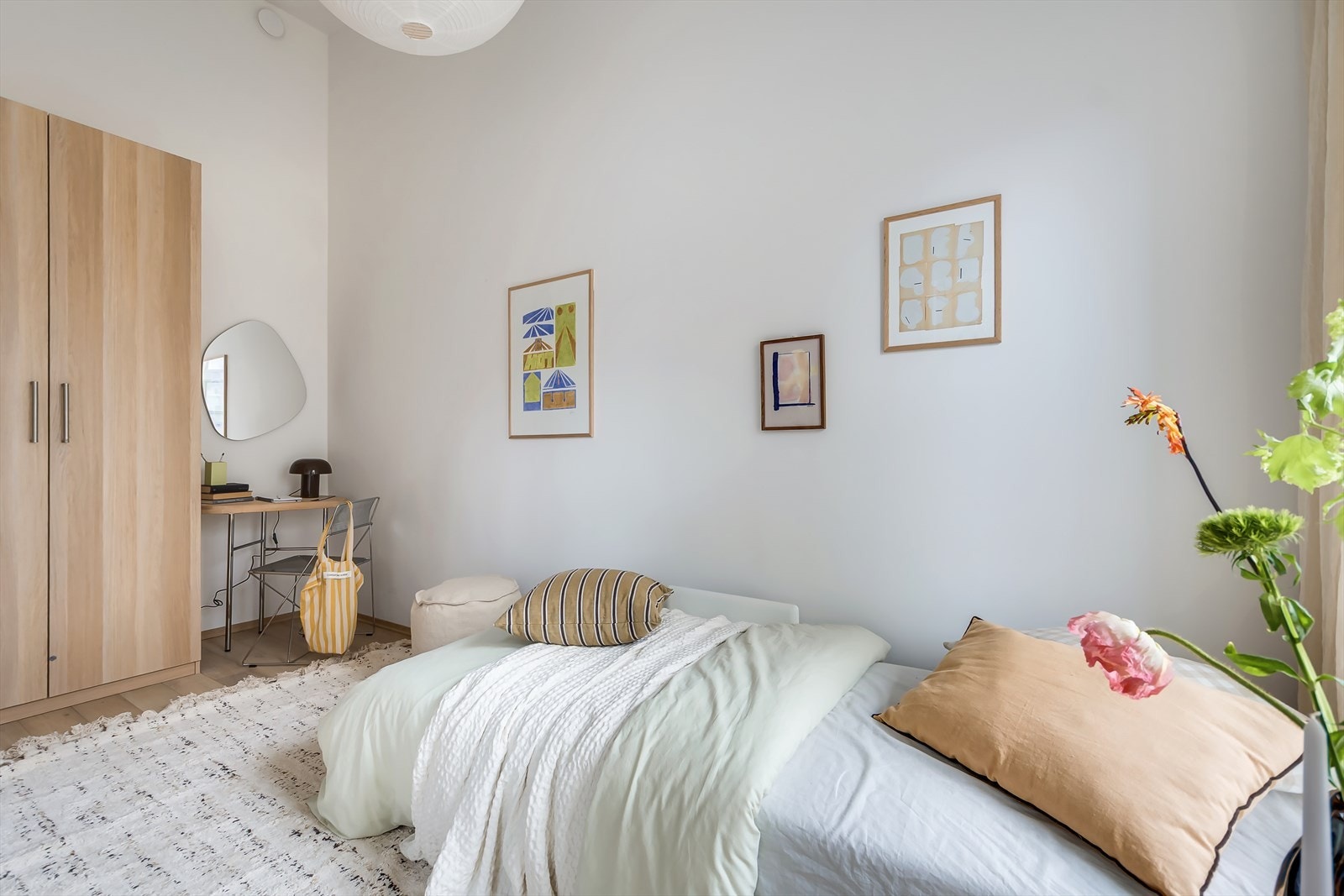 Rommets størrelse gir gode bruksmuligheter. Alle soverom har PAX-skap med det høyeste skroget. Galleribilde