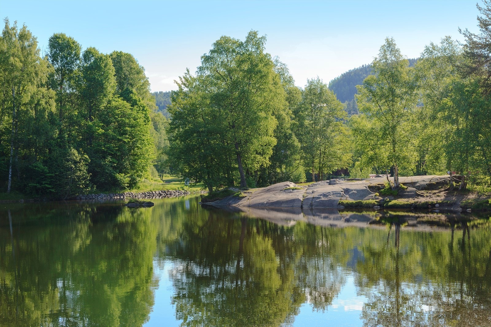 Idylliske Frysja er verdt å ta turen til om sommeren Galleribilde
