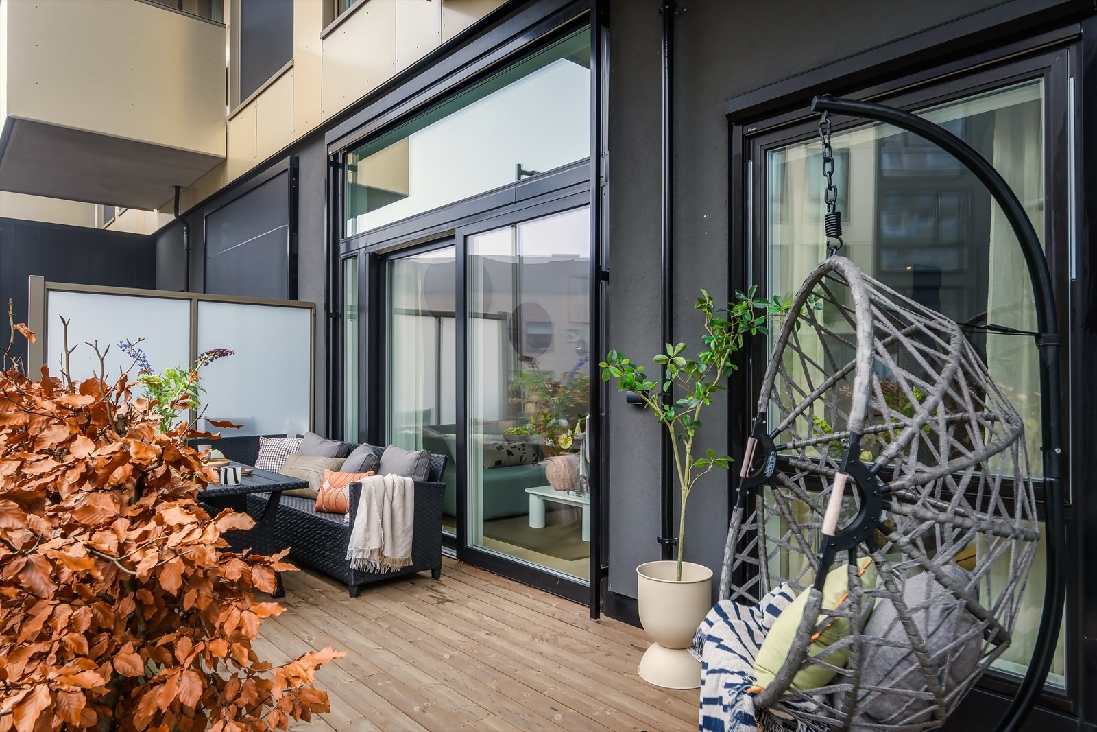 Solrik terrasse på hele 12 m², her får kjøper gleden av gode solforhold. Galleribilde