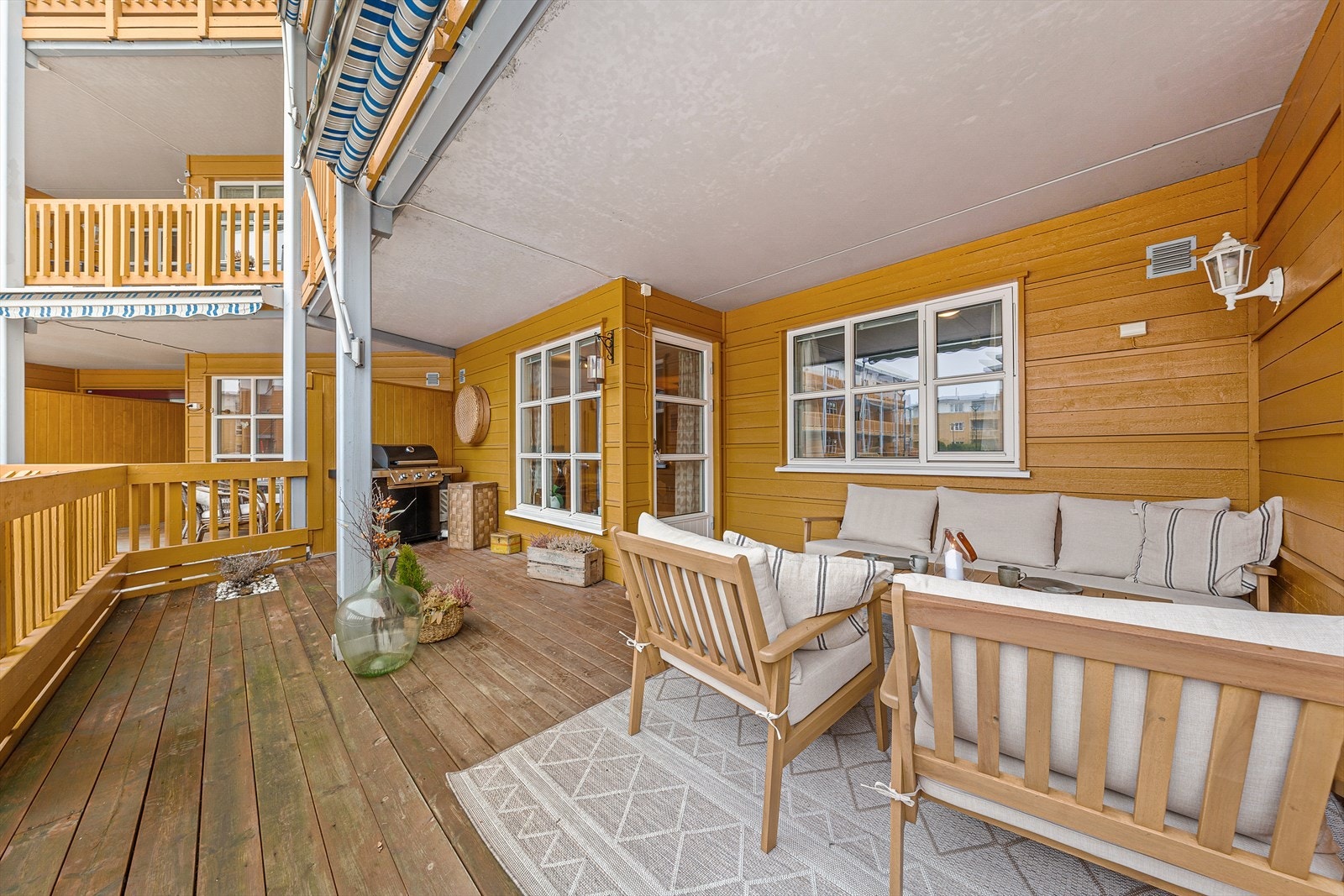 Skjermet og hyggelig terrasse Galleribilde