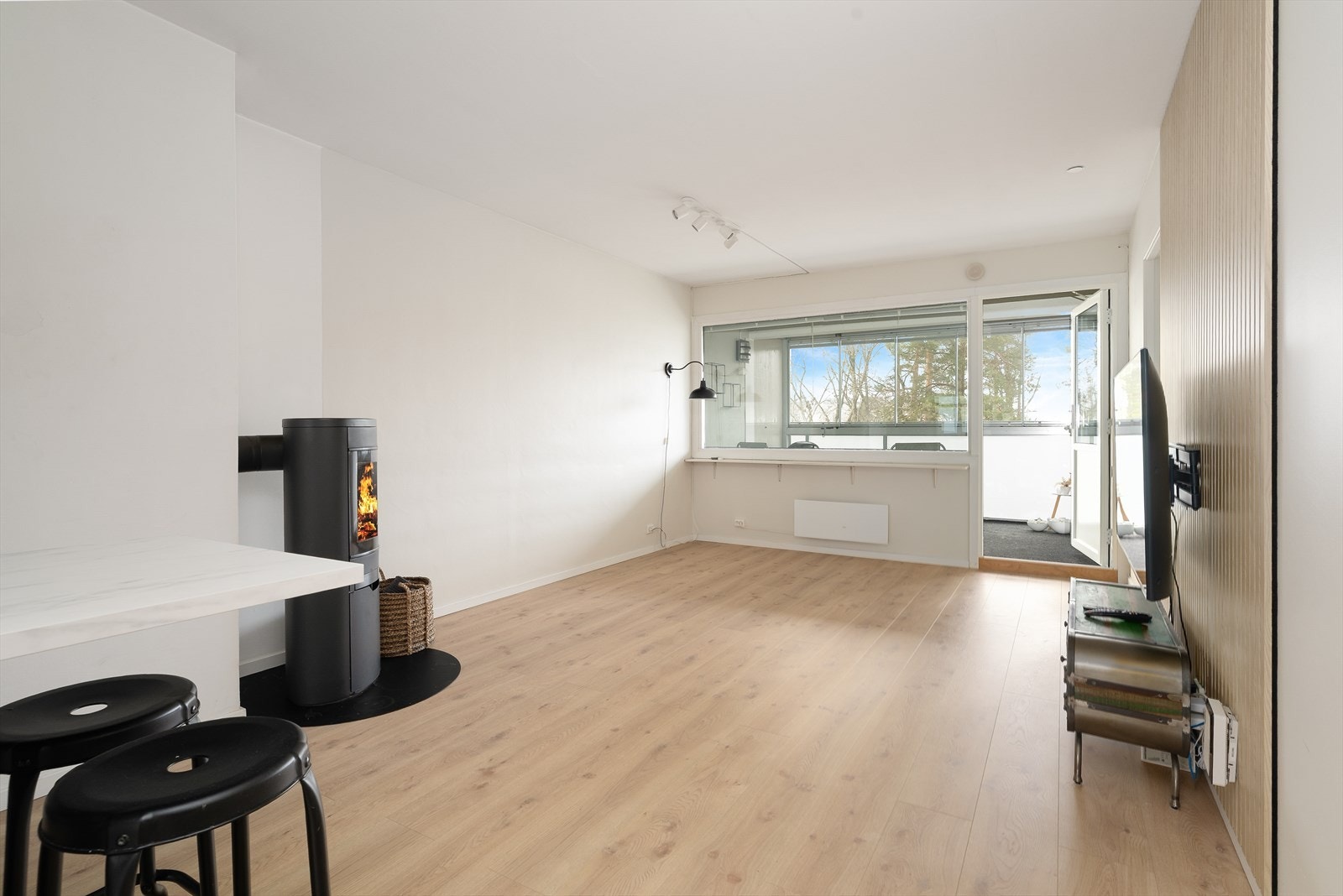 Stilig, særegen og meget praktisk leilighet med gode rom og spennende løsninger! Galleribilde