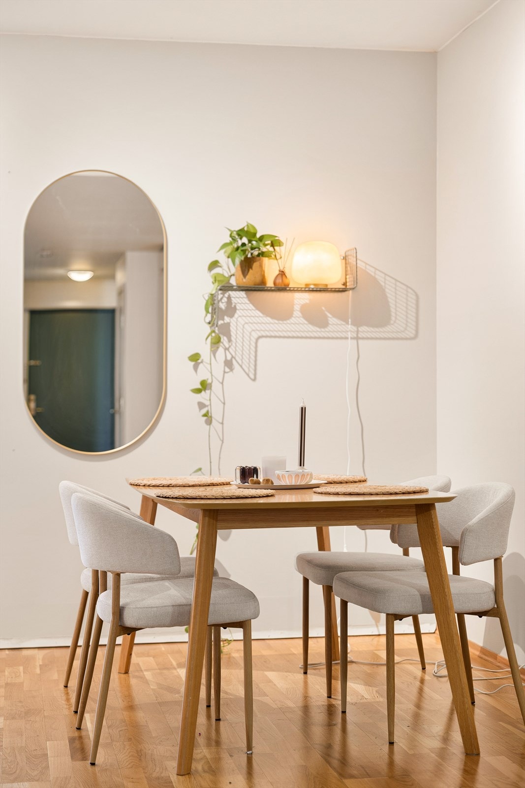 Felleskostnadene inkluderer både parkering, TV/bredbånd og a-konto fjernvarme. Galleribilde