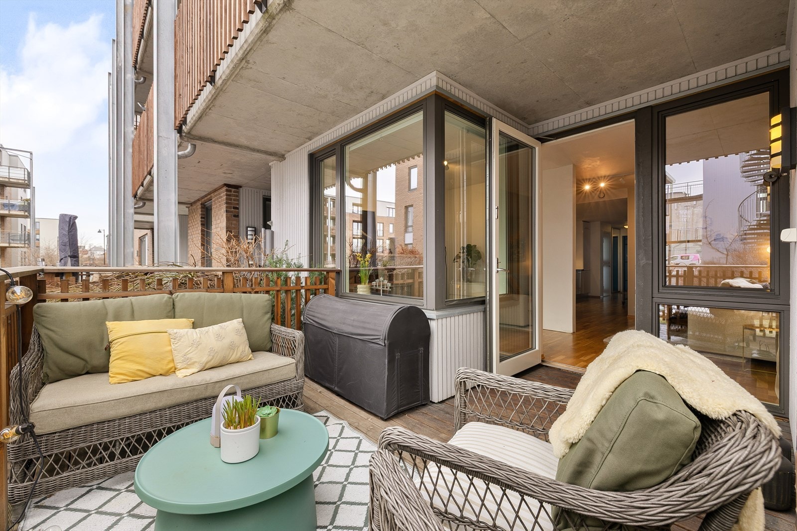 Terrassen har gode solforhold og er perfekt for å nyte varme sommerdager. Galleribilde