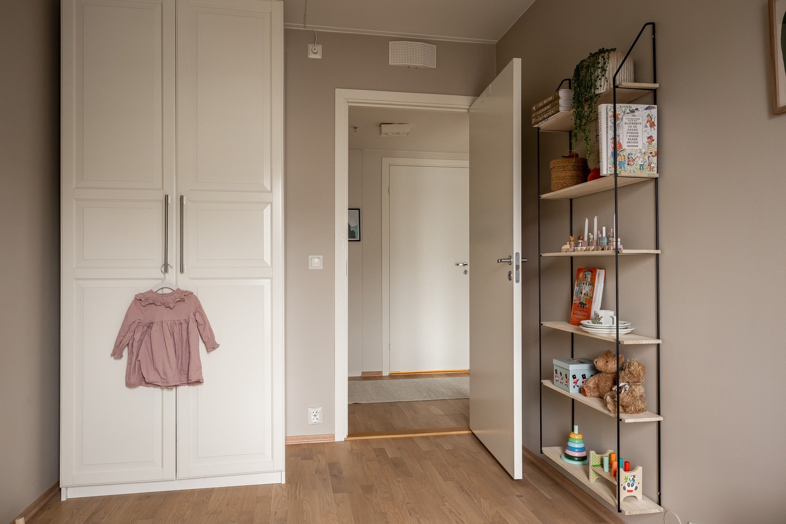 Samtlige soverom er plassert på rekke. Galleribilde