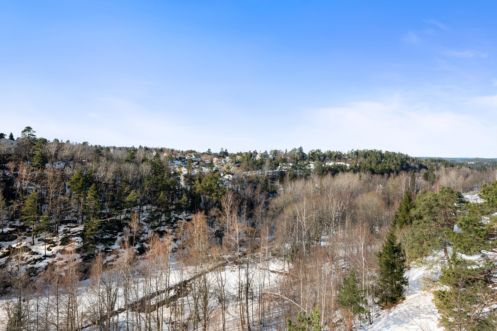 Flott utsyn mot naturen og områdene rundt Galleribilde