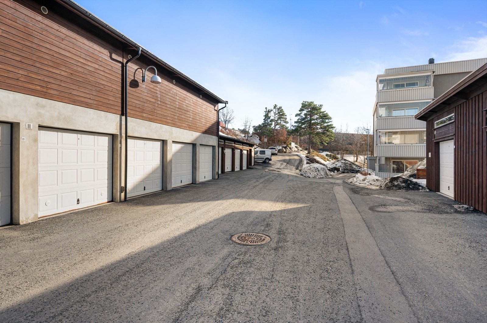 Tilhørende garasje i rekke Galleribilde