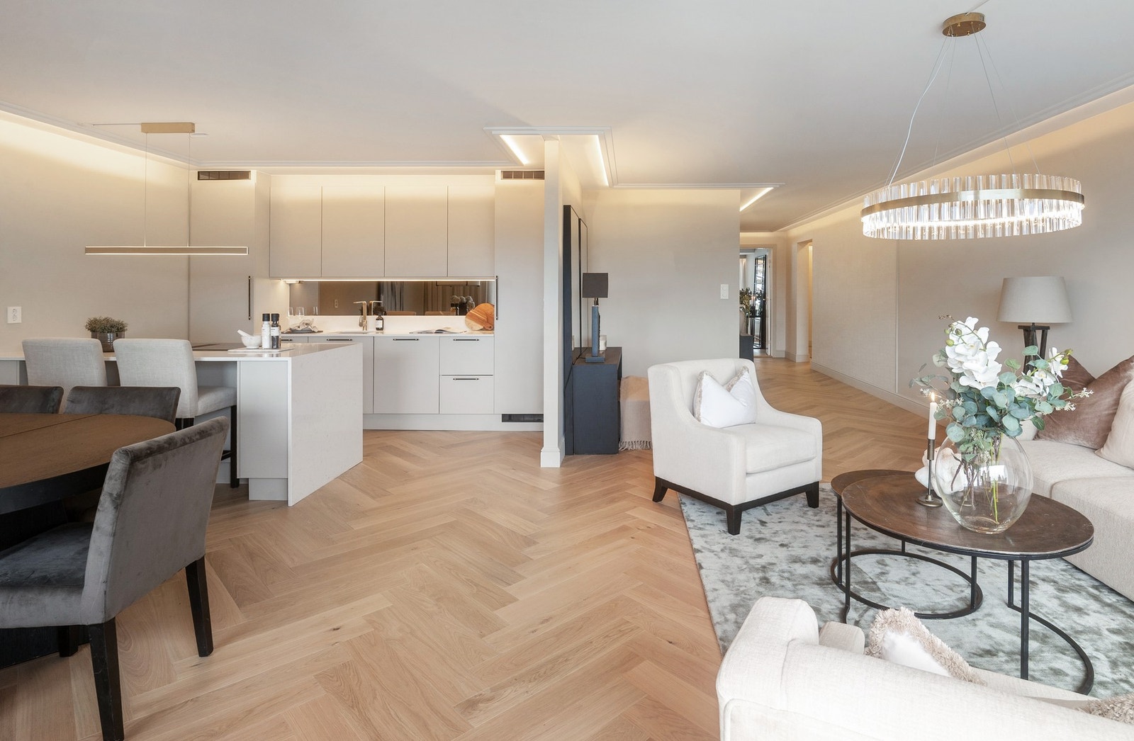 Leiligheten er gjennomgående og lys. Galleribilde