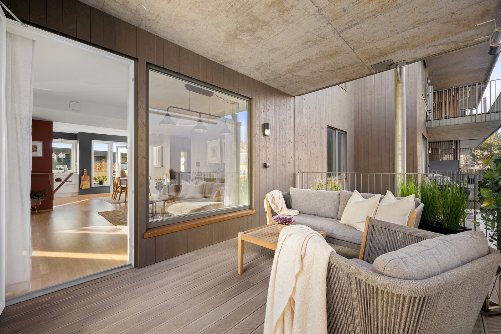 På balkongen er det god plass til å opprette sittegrupper. Galleribilde