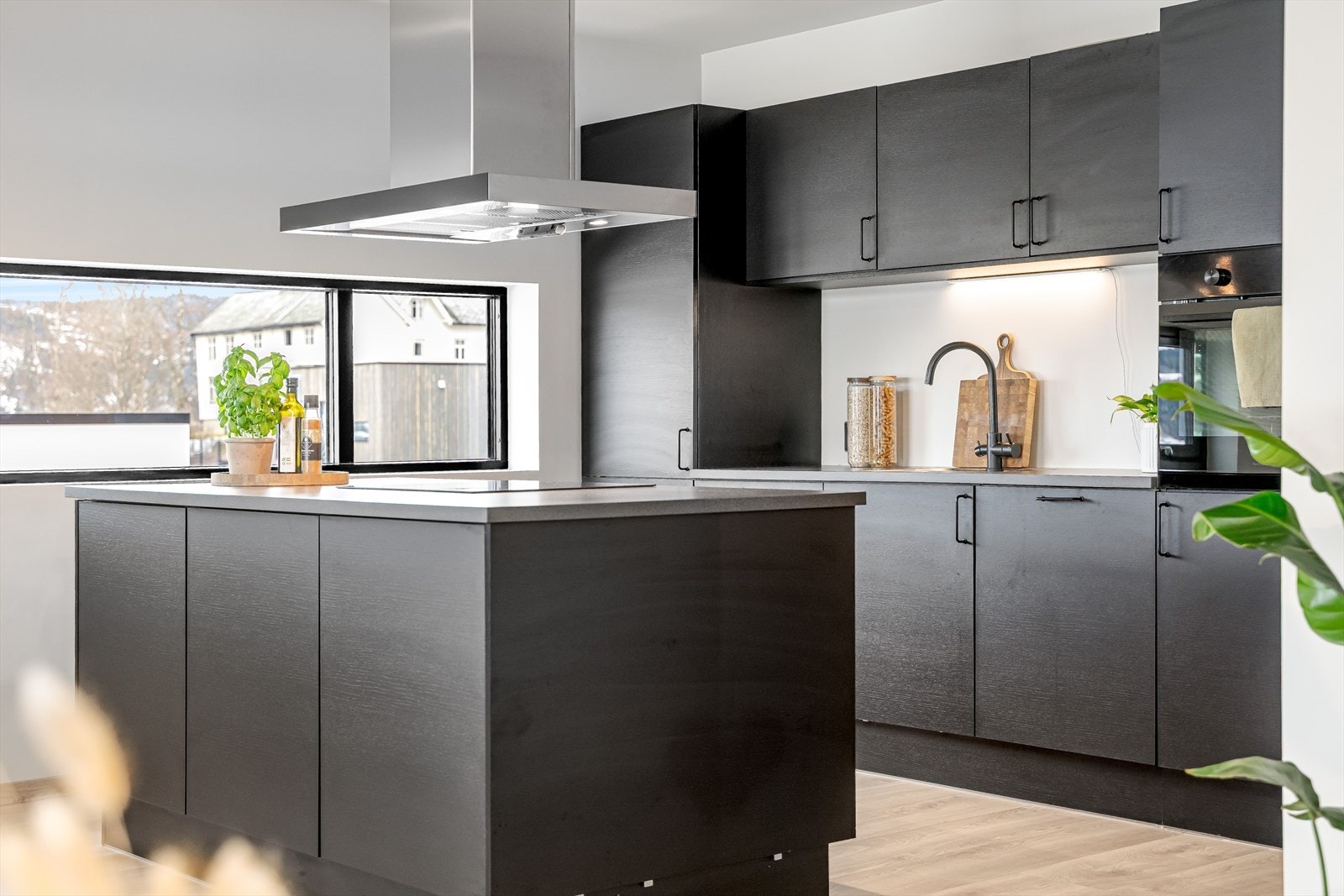 Smakfullt og tidløst kvalitetskjøkken fra JKE Galleribilde