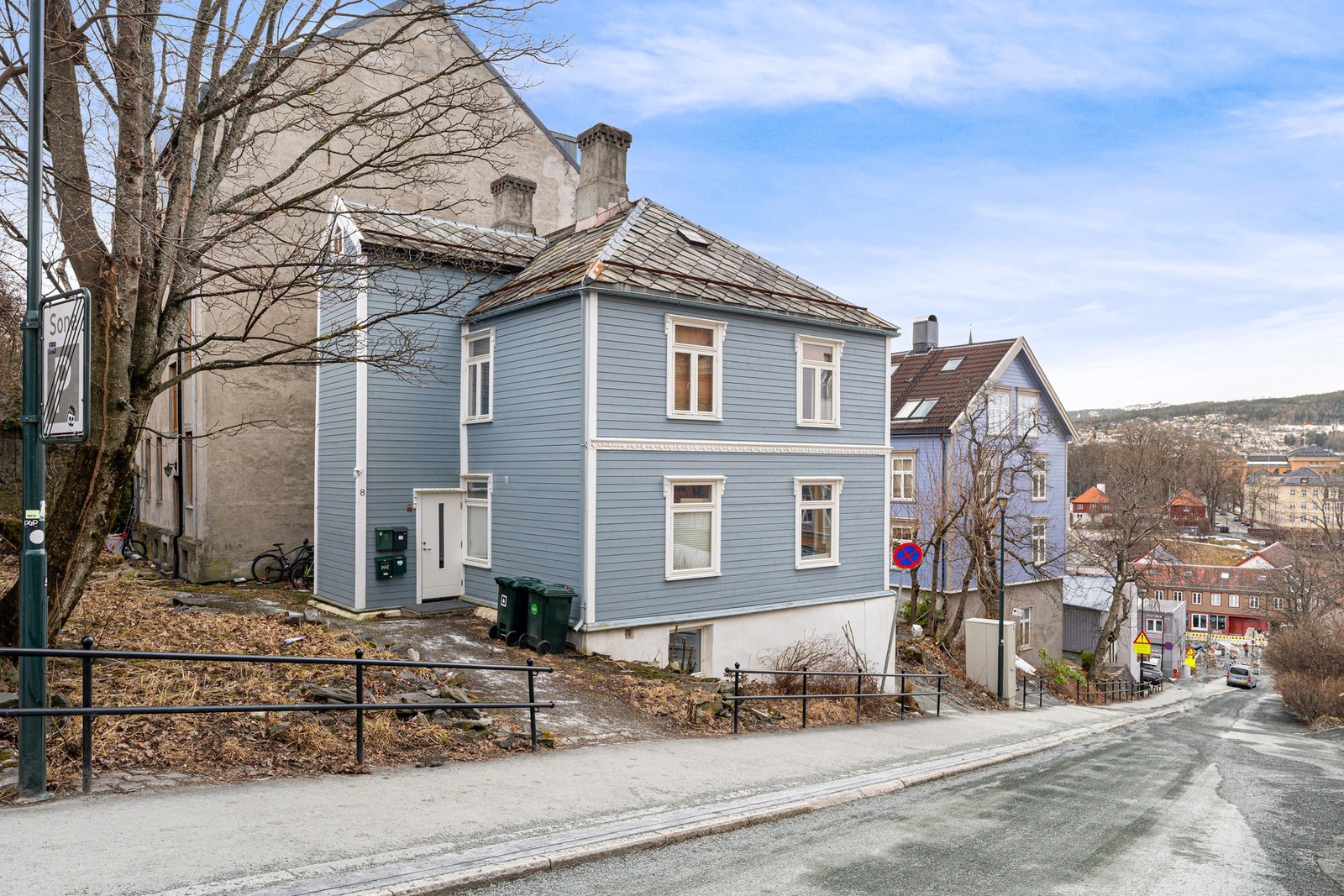 Bygården har fått nyere kledning Galleribilde