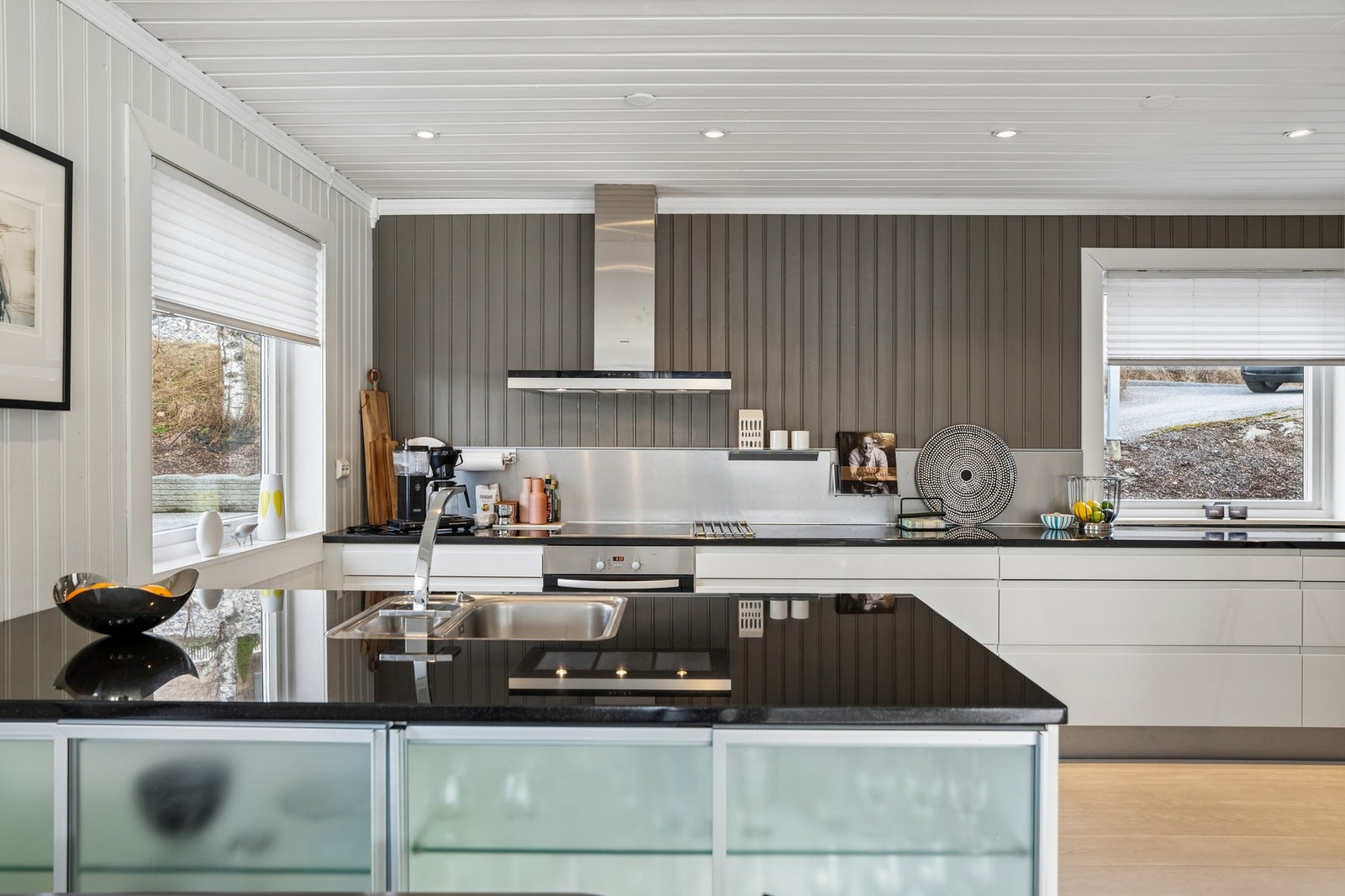 Det ble montert nytt kjøkken i 2012. Galleribilde