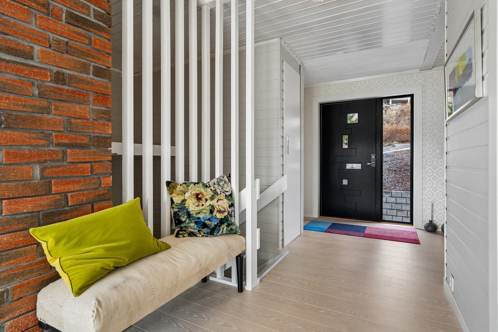 Velkommen inn! Sjekk den flotte teglsteinveggen. Galleribilde