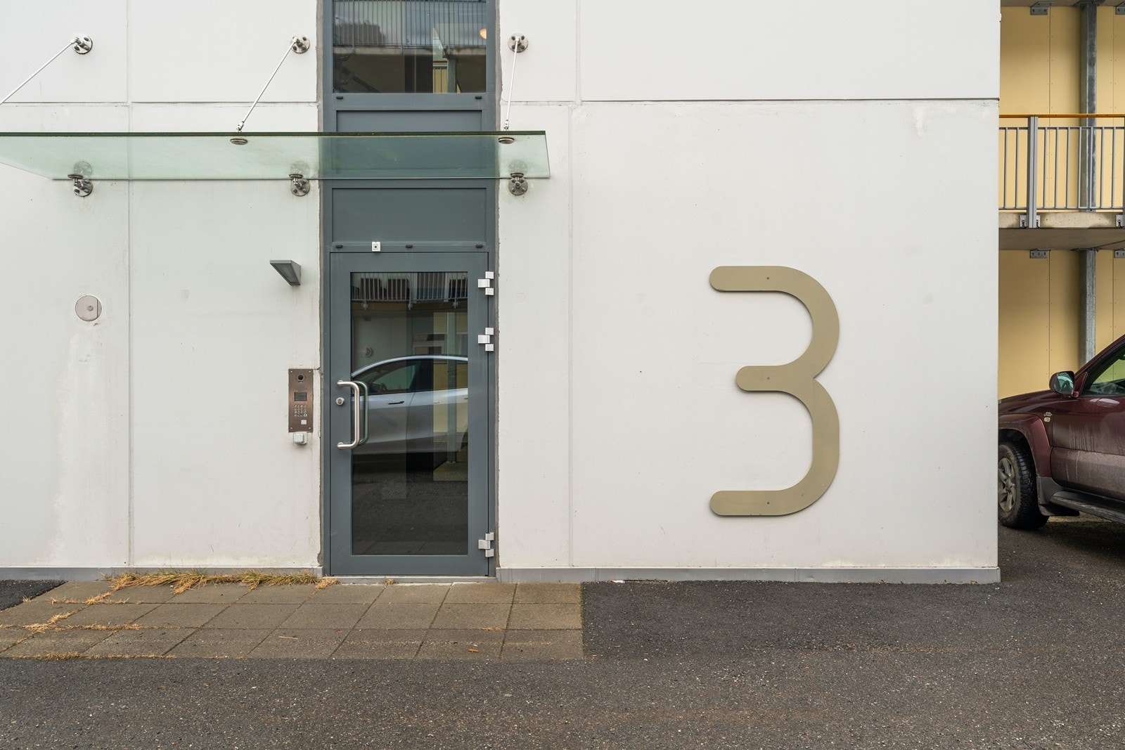 Inngangsparti Smedstuvegen 3 Galleribilde