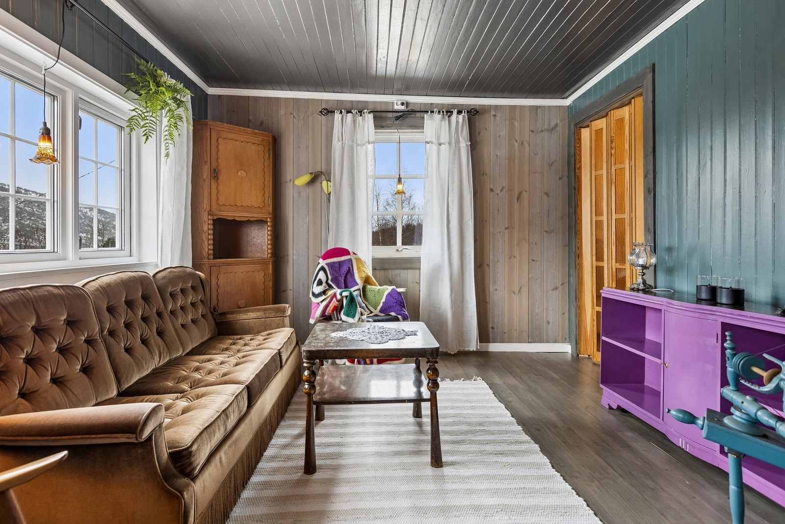 Utrolig flott sammensatt farge og materialvalg i hele boligen. Galleribilde