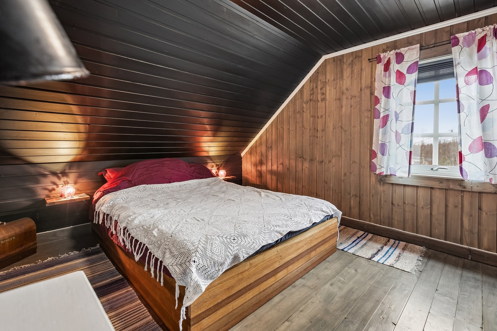 Hovedsoverommet er virkelig lekkert innredet, NYDELIG! Galleribilde