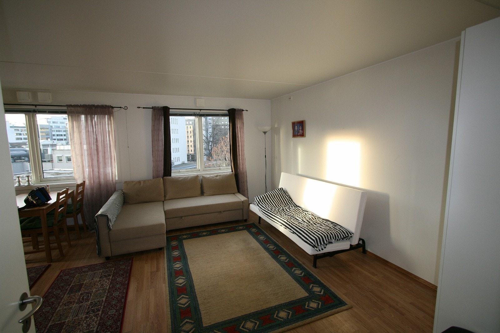 Speilvendt leilighet. Galleribilde