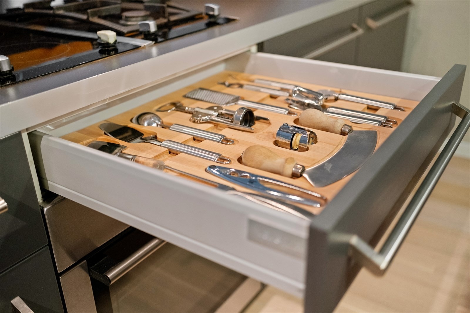 Avbildet kjøkkentilbehør medfølger handelen. Galleribilde