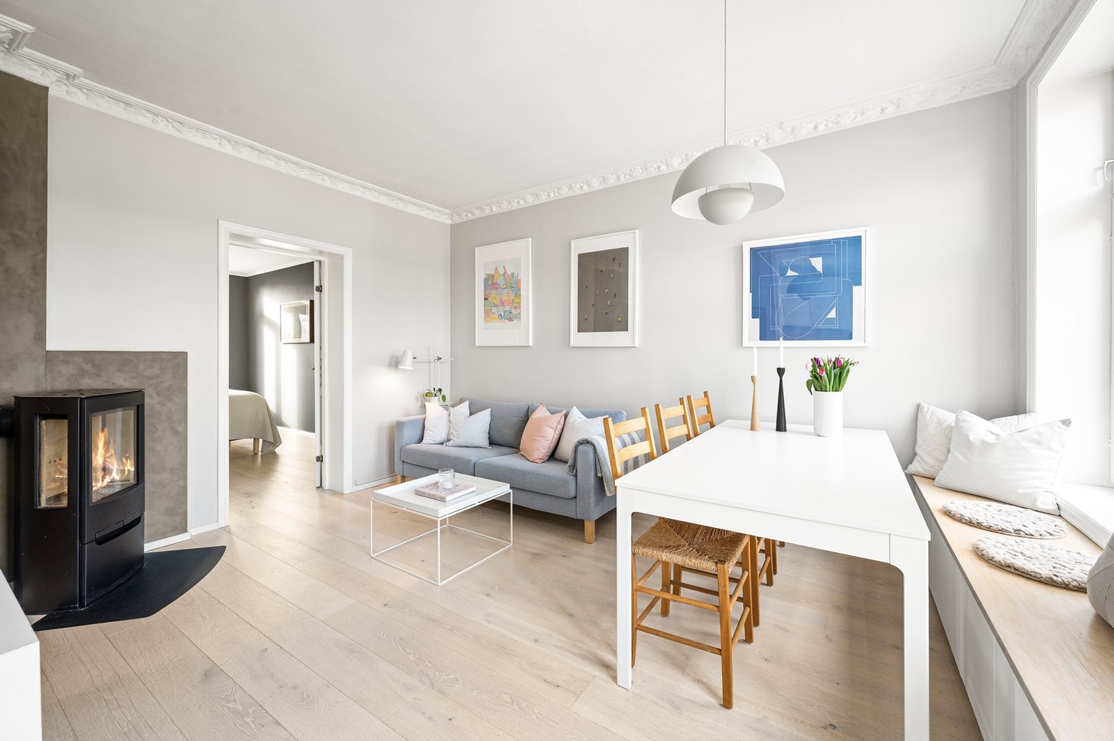 Den gode takhøyden på 2,72 meter forsterker den romslige følelsen. Galleribilde