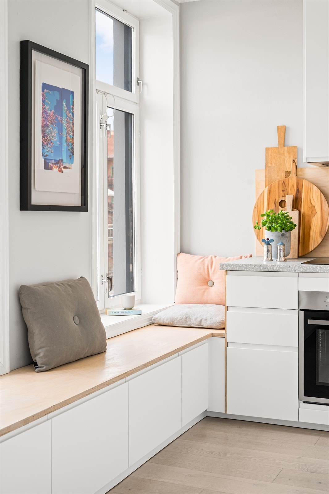 Koselig lesekrok i hjørnet på kjøkkenet Galleribilde