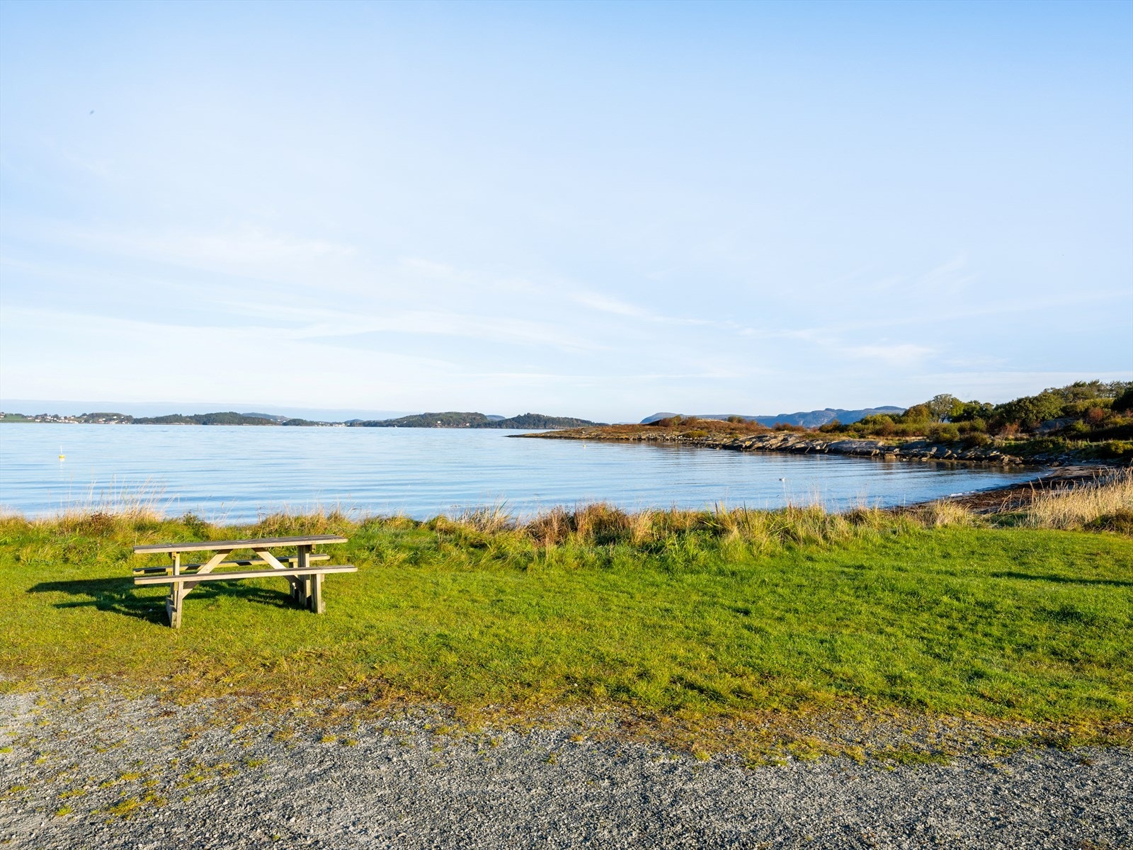 Området har flere lekeplasser og grøntområder, ideelt for barnefamilier. Galleribilde