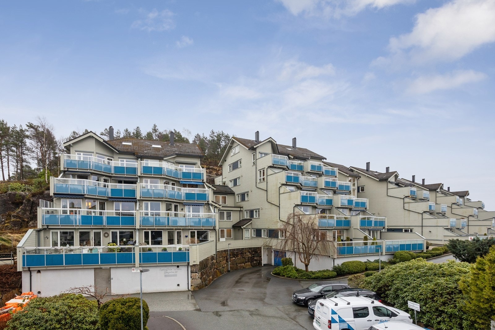 God, utvendig gjesteparkering på egen tomt. Galleribilde